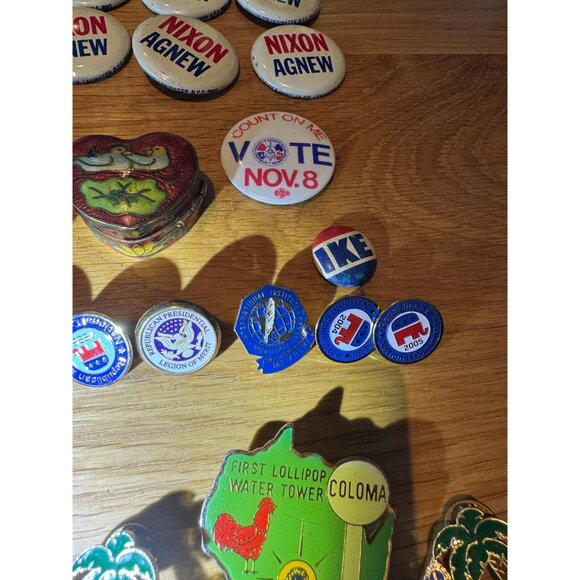 Vintage Estate Junk Drawer Lot - Picture 8 of 9